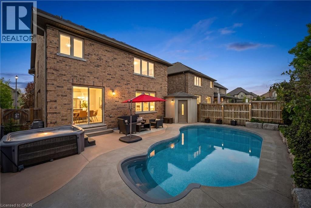 828 Copper Ridge Drive, Waterloo, ON - Outdoor With In Ground Pool With Exterior