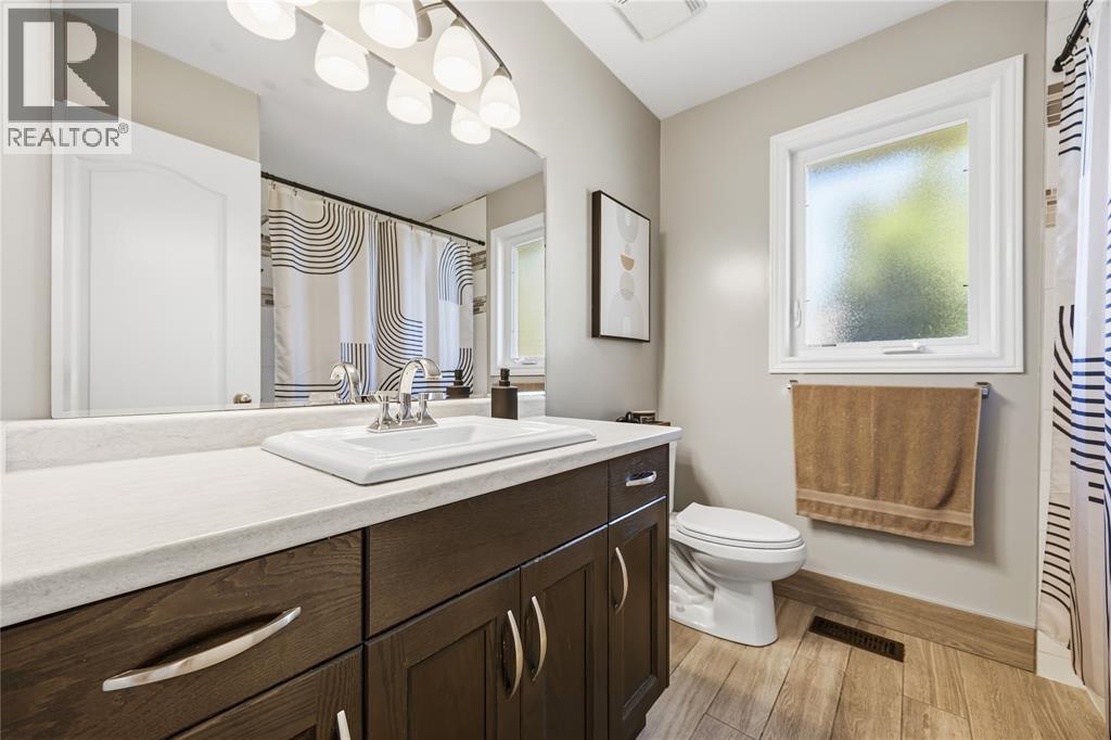 301 Eagle Way, Sarnia, ON - Indoor Photo Showing Bathroom