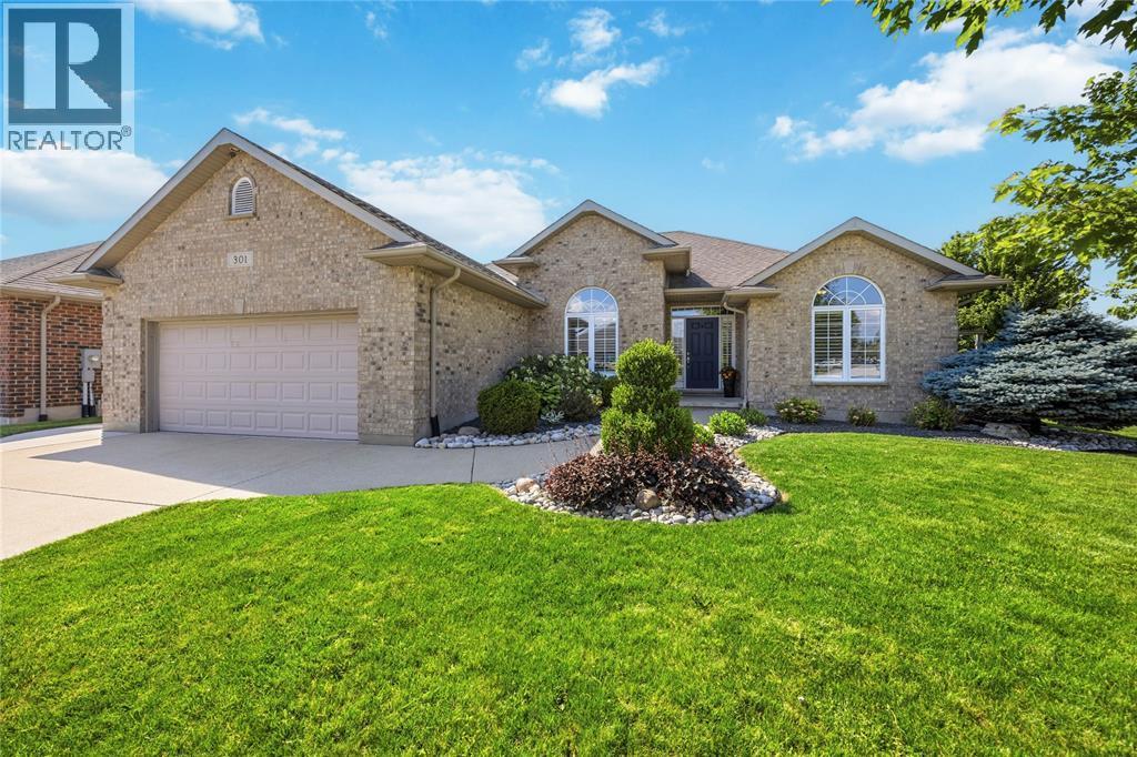 301 Eagle Way, Sarnia, ON - Outdoor With Facade