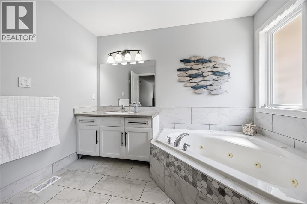 301 Eagle Way, Sarnia, ON - Indoor Photo Showing Bathroom