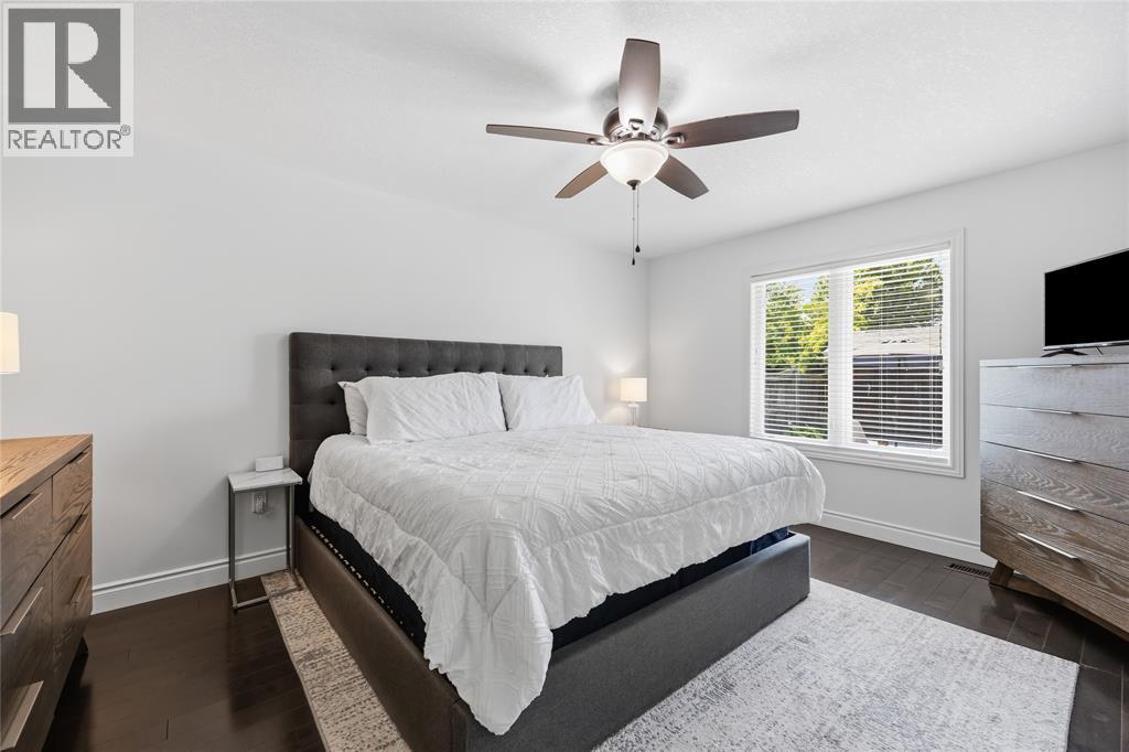 301 Eagle Way, Sarnia, ON - Indoor Photo Showing Bedroom