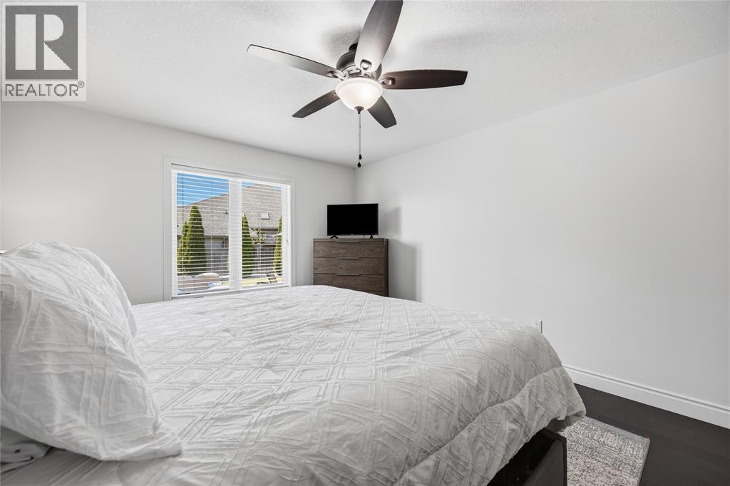 301 Eagle Way, Sarnia, ON - Indoor Photo Showing Bedroom