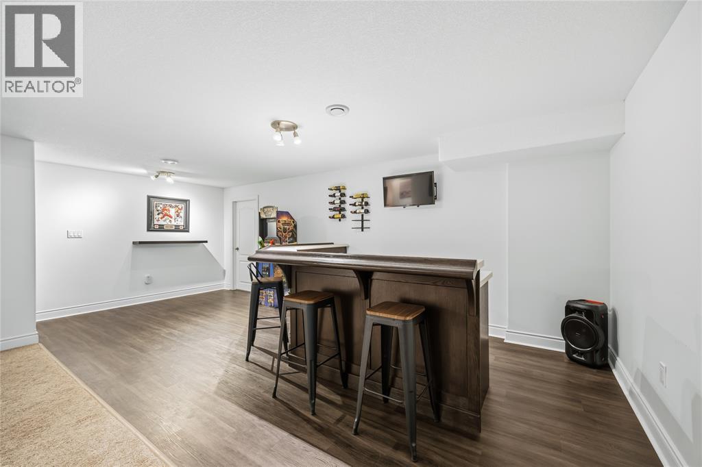 301 Eagle Way, Sarnia, ON - Indoor Photo Showing Dining Room