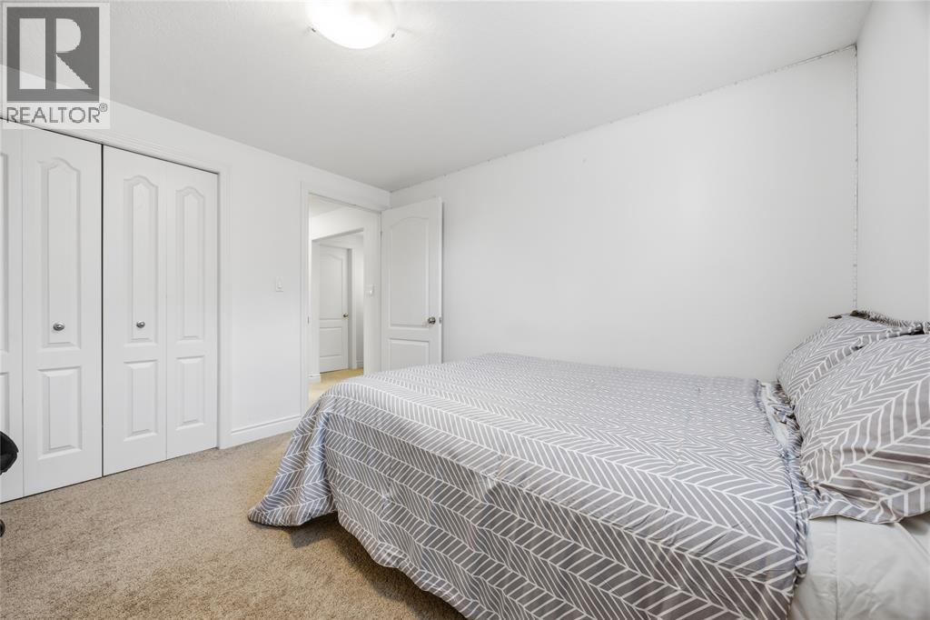 301 Eagle Way, Sarnia, ON - Indoor Photo Showing Bedroom