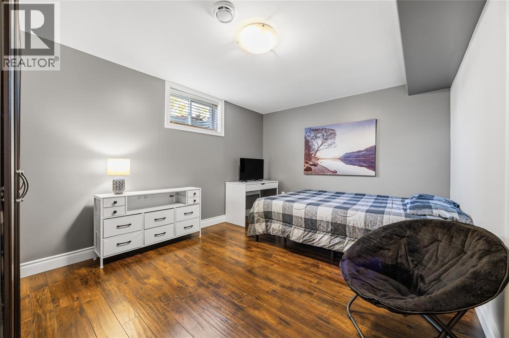 301 Eagle Way, Sarnia, ON - Indoor Photo Showing Bedroom