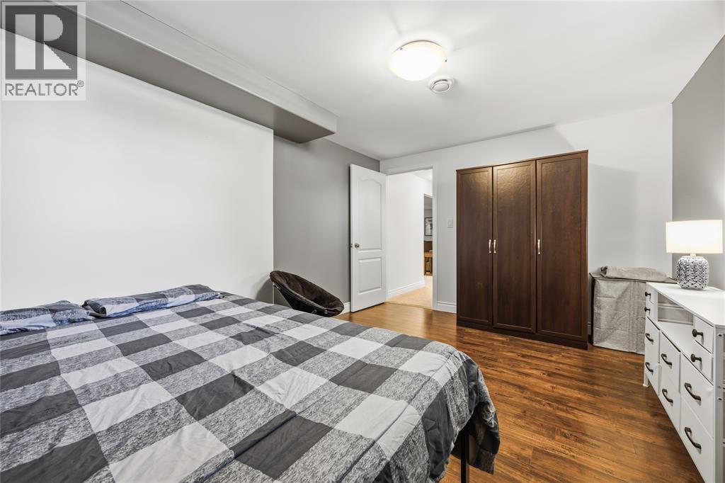 301 Eagle Way, Sarnia, ON - Indoor Photo Showing Bedroom
