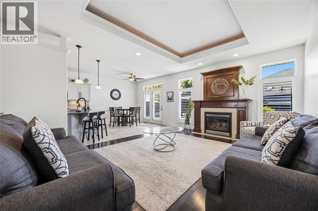 301 Eagle Way, Sarnia, ON - Indoor Photo Showing Living Room With Fireplace