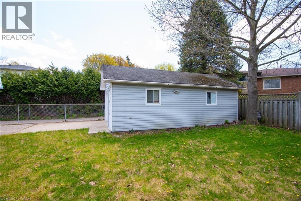 87 Christopher Drive, Waterloo, ON - Outdoor