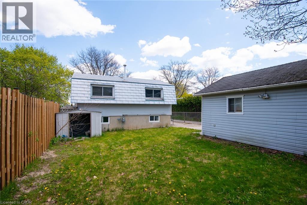 87 Christopher Drive, Waterloo, ON - Outdoor