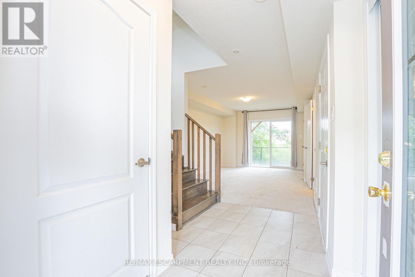 41 Utter Place, Hamilton, ON - Indoor Photo Showing Other Room