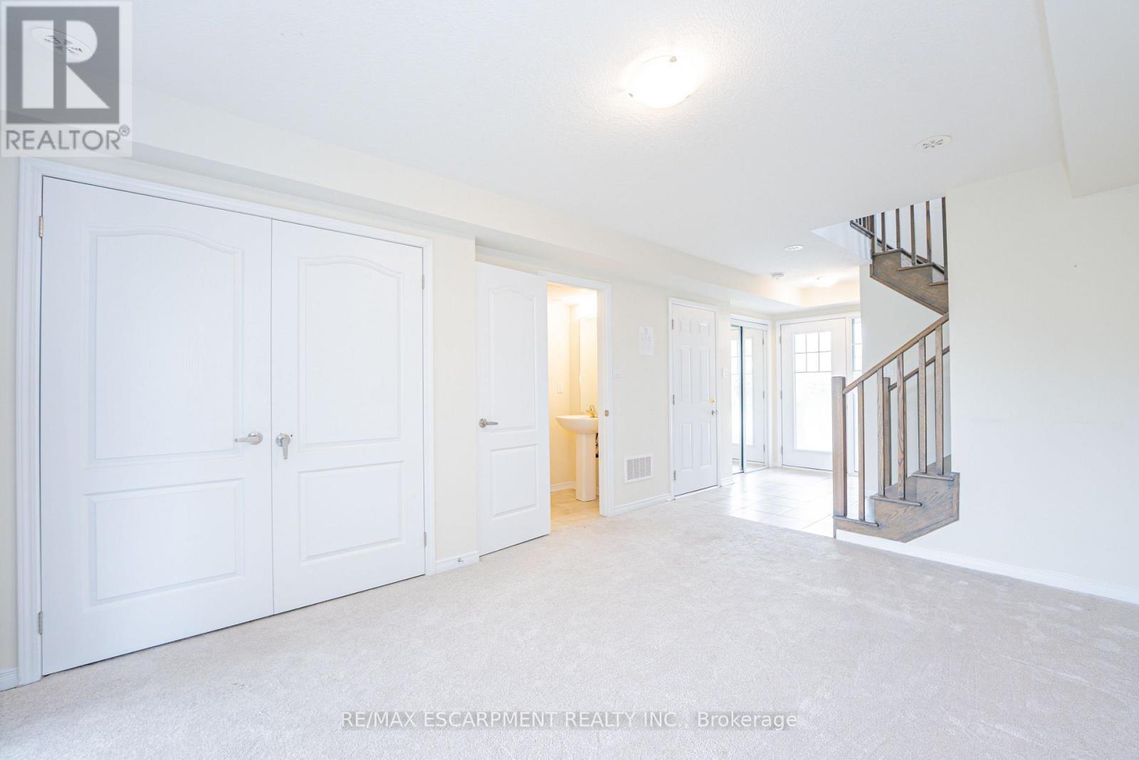 41 Utter Place, Hamilton, ON - Indoor Photo Showing Other Room