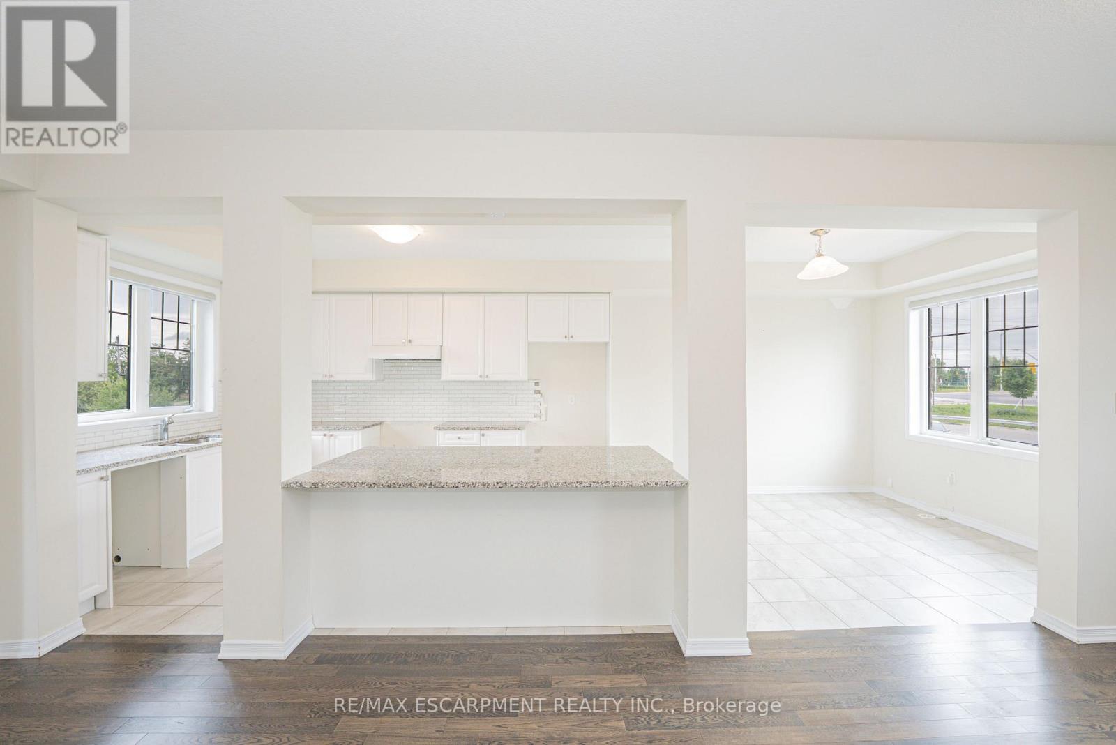 41 Utter Place, Hamilton, ON - Indoor Photo Showing Other Room