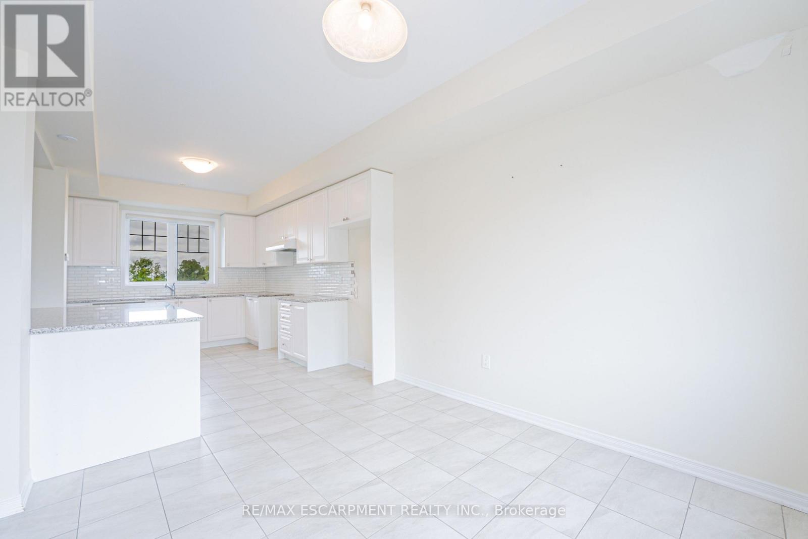 41 Utter Place, Hamilton, ON - Indoor Photo Showing Kitchen