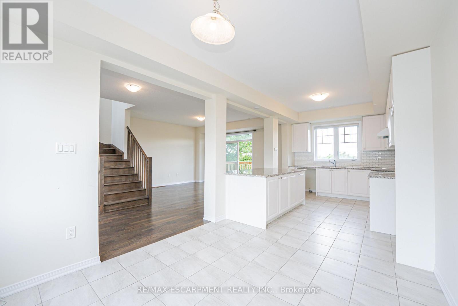 41 Utter Place, Hamilton, ON - Indoor Photo Showing Other Room