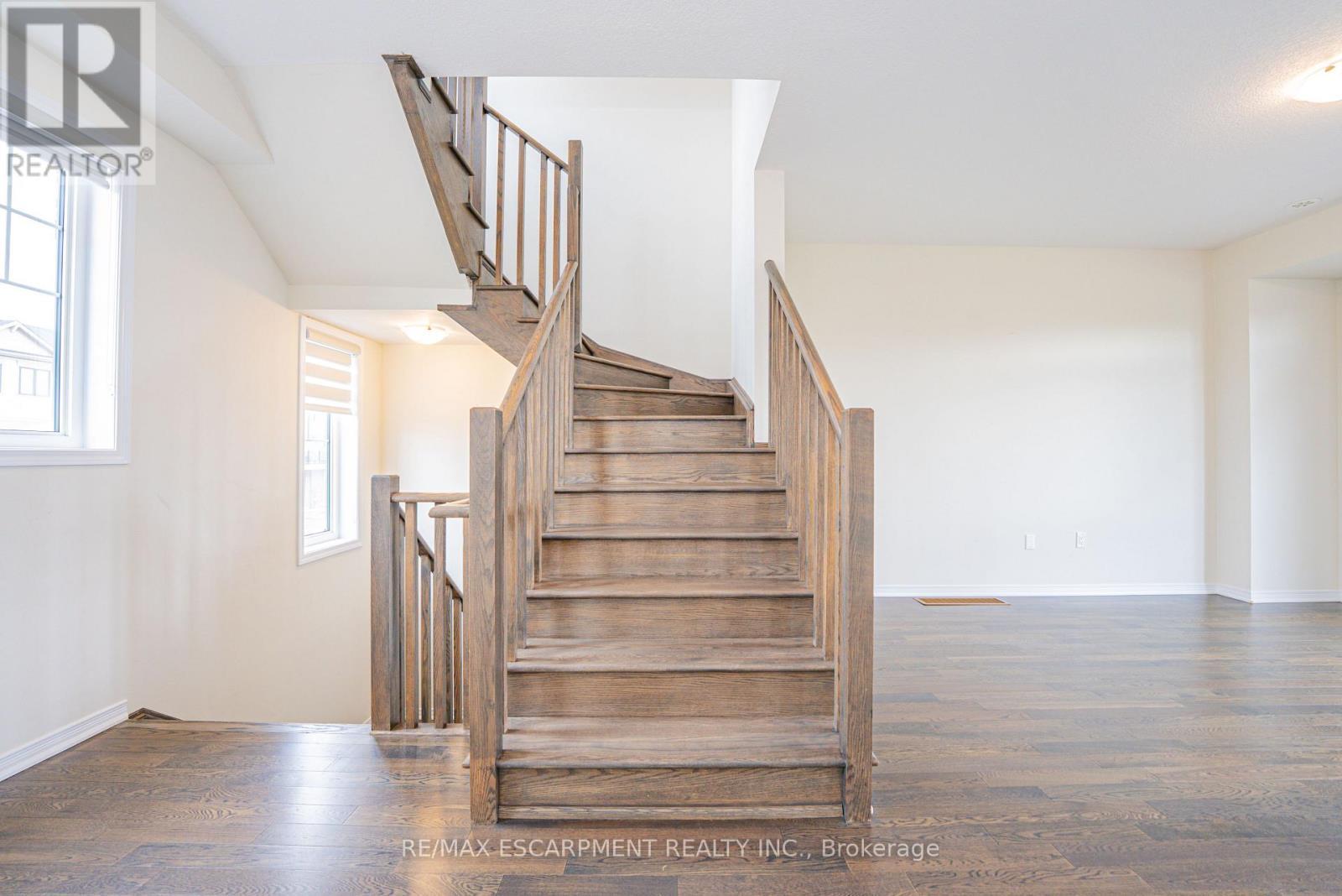 41 Utter Place, Hamilton, ON - Indoor Photo Showing Other Room