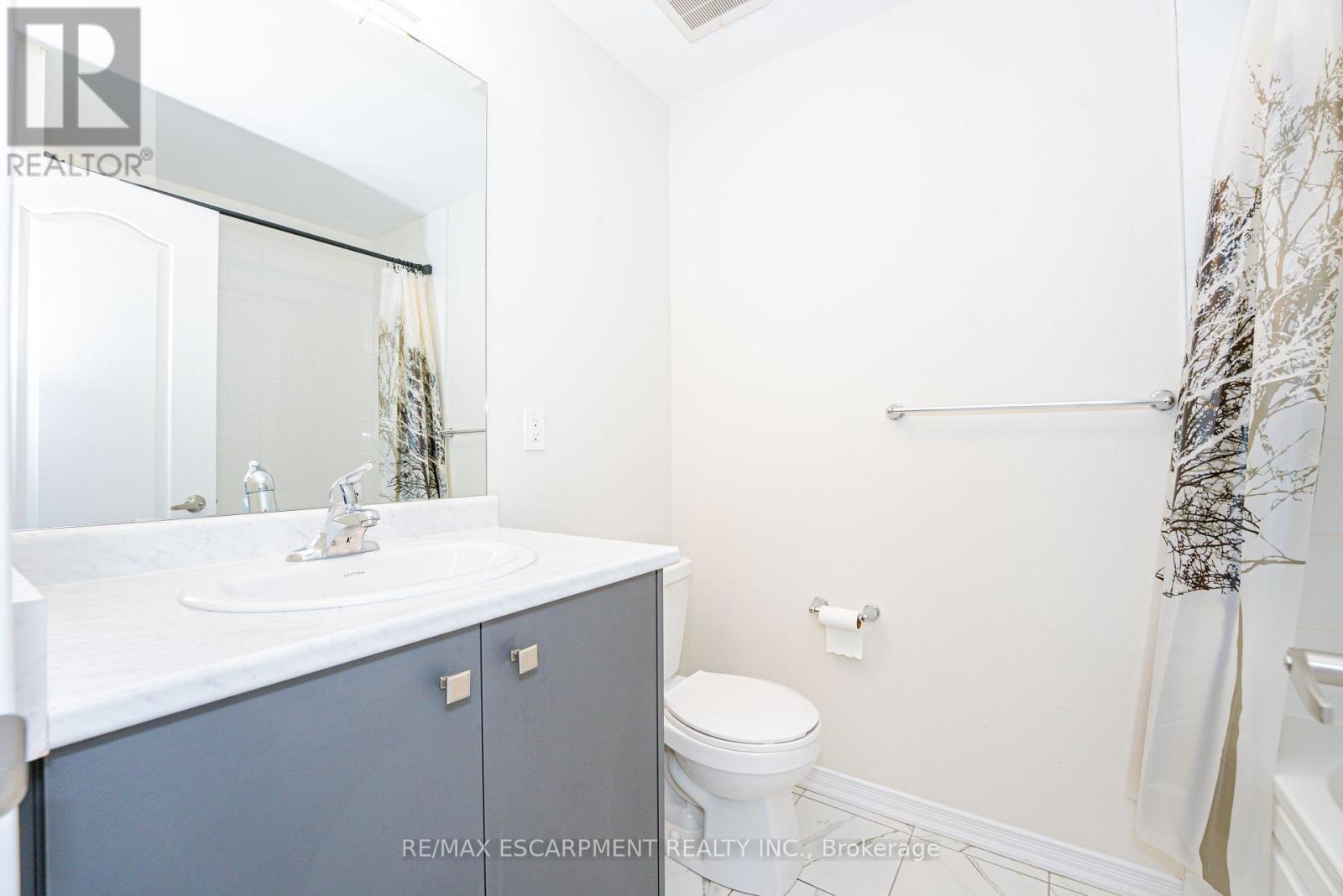 41 Utter Place, Hamilton, ON - Indoor Photo Showing Bathroom