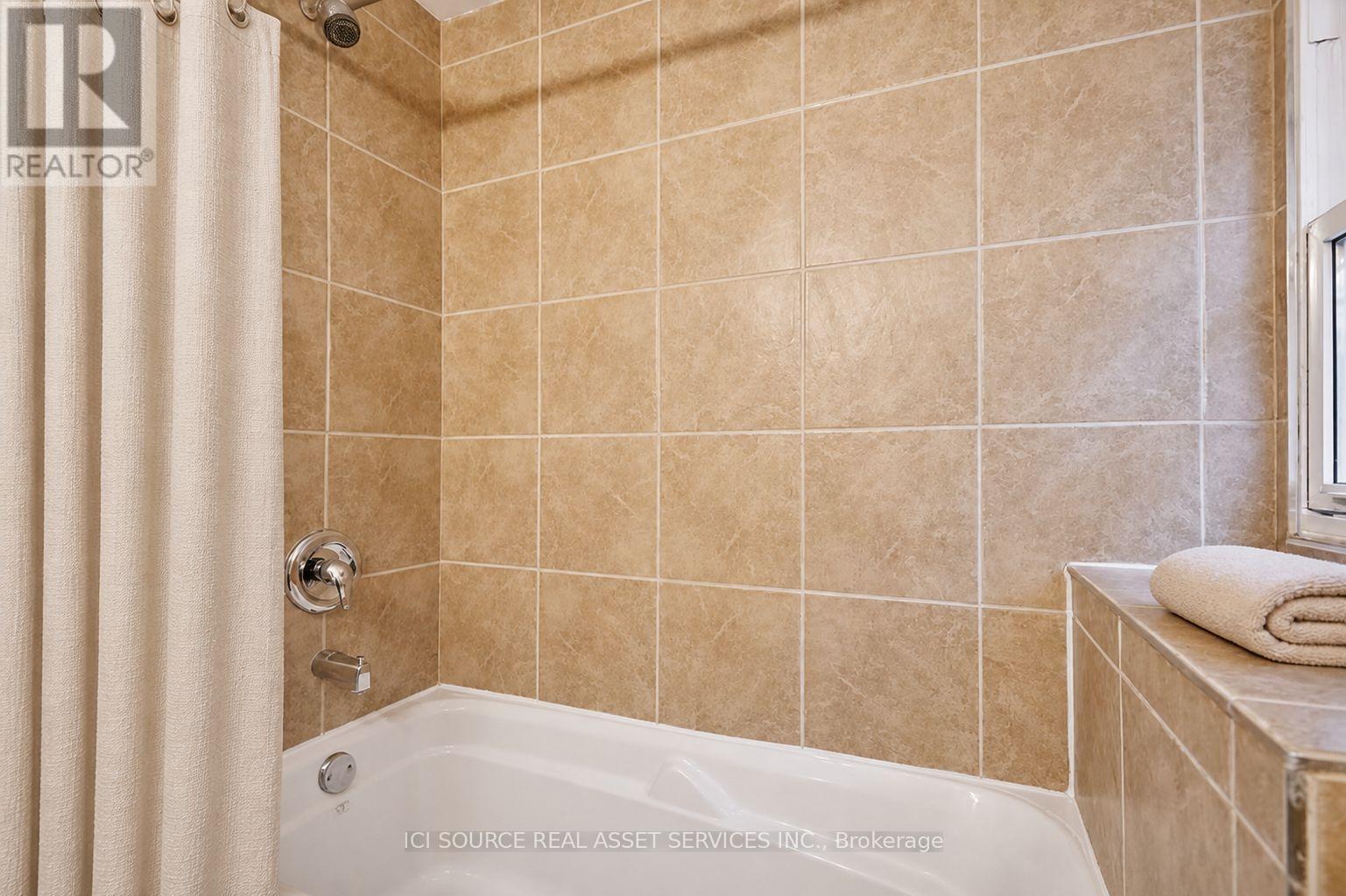 113 Fairmont Avenue, Ottawa, ON - Indoor Photo Showing Bathroom