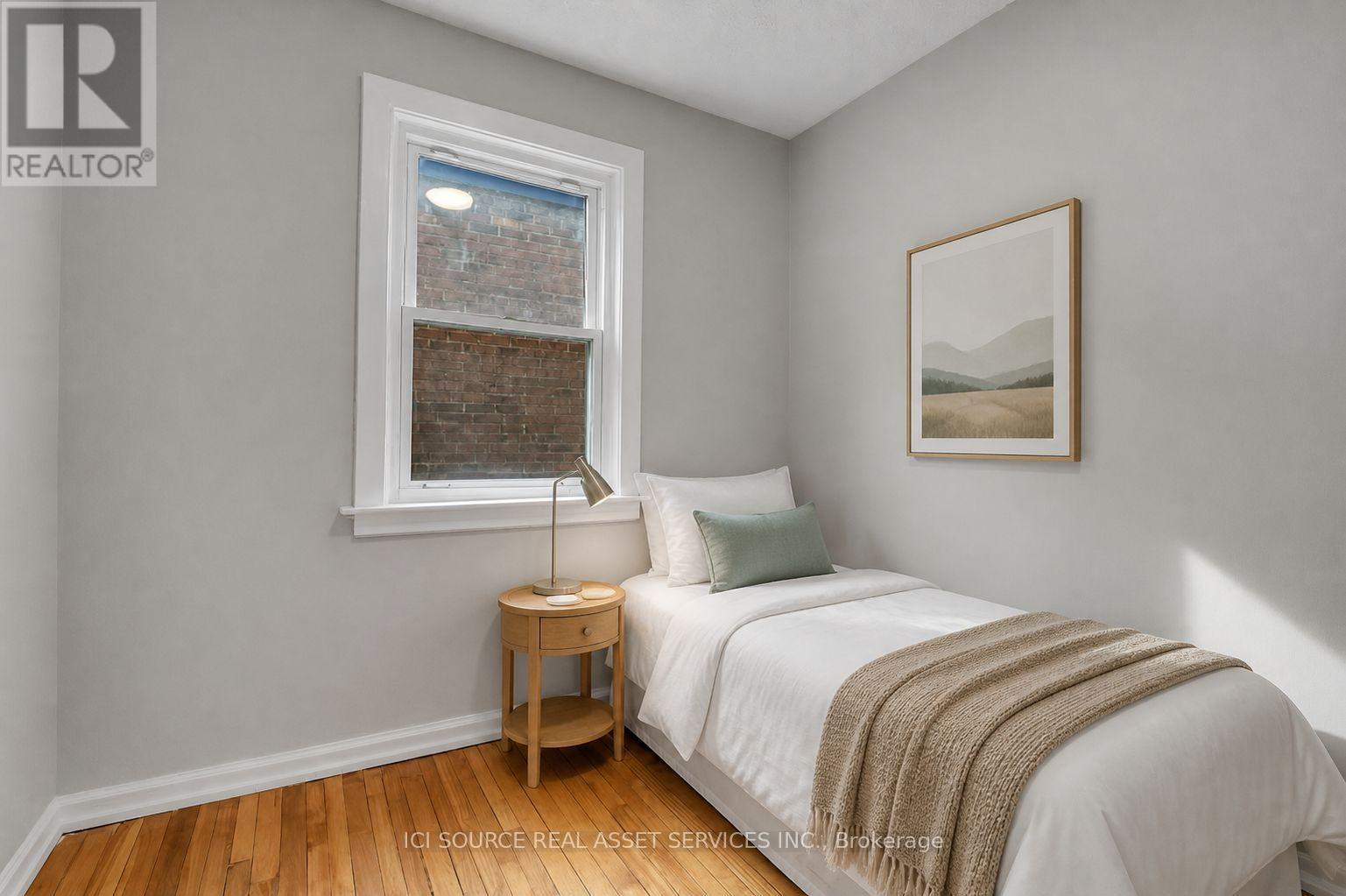 113 Fairmont Avenue, Ottawa, ON - Indoor Photo Showing Bedroom