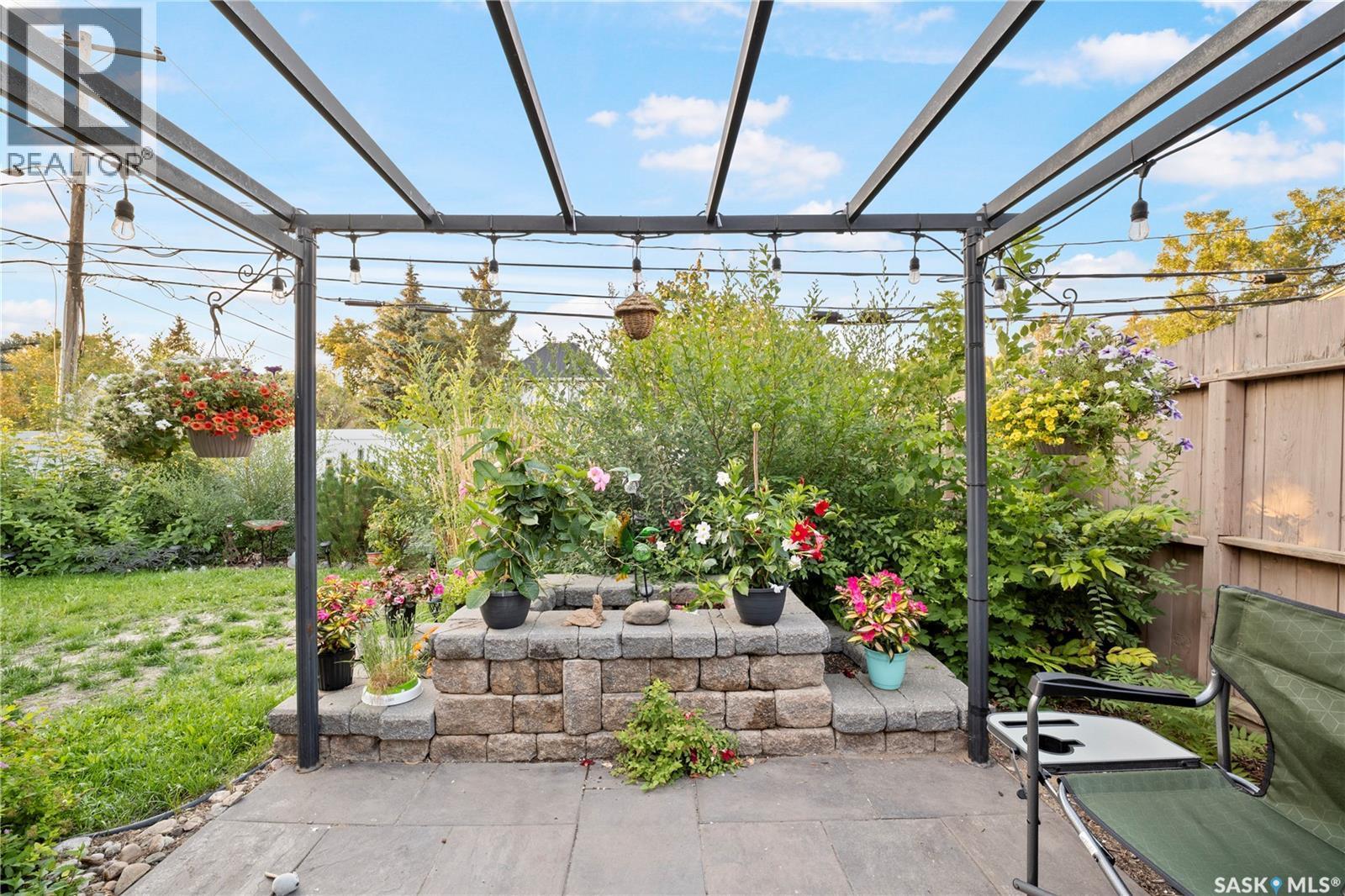 405 4Th Avenue Ne, Moose Jaw, SK - Outdoor