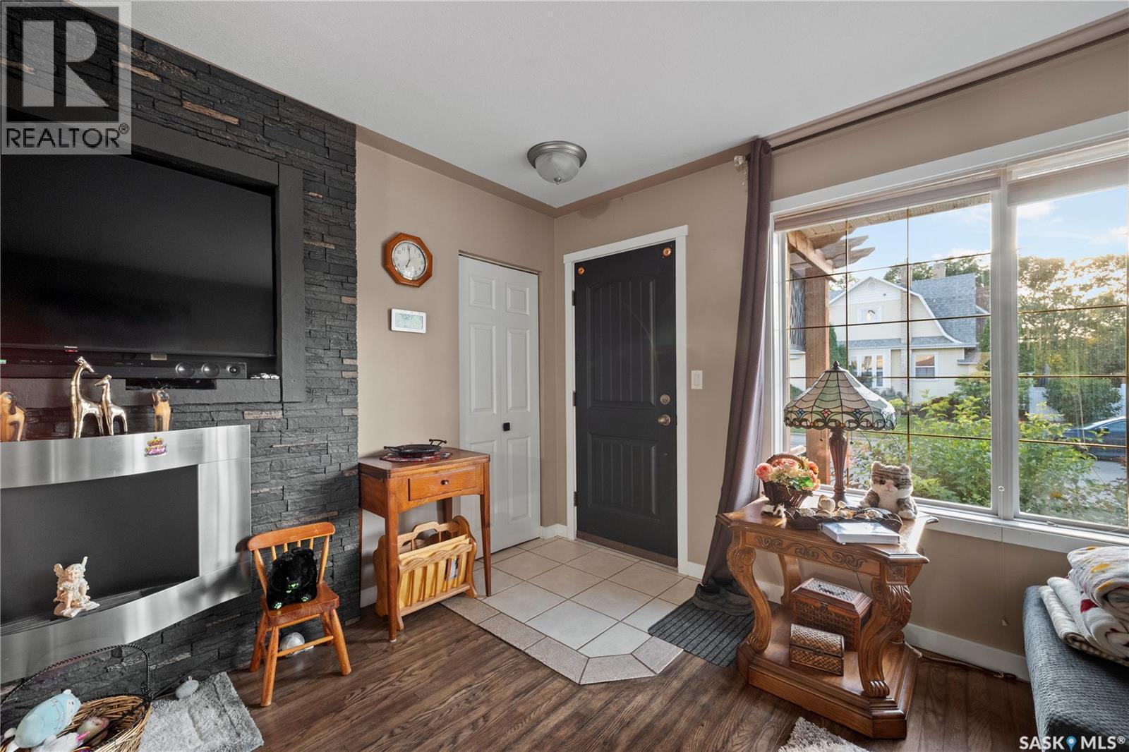 405 4Th Avenue Ne, Moose Jaw, SK - Indoor