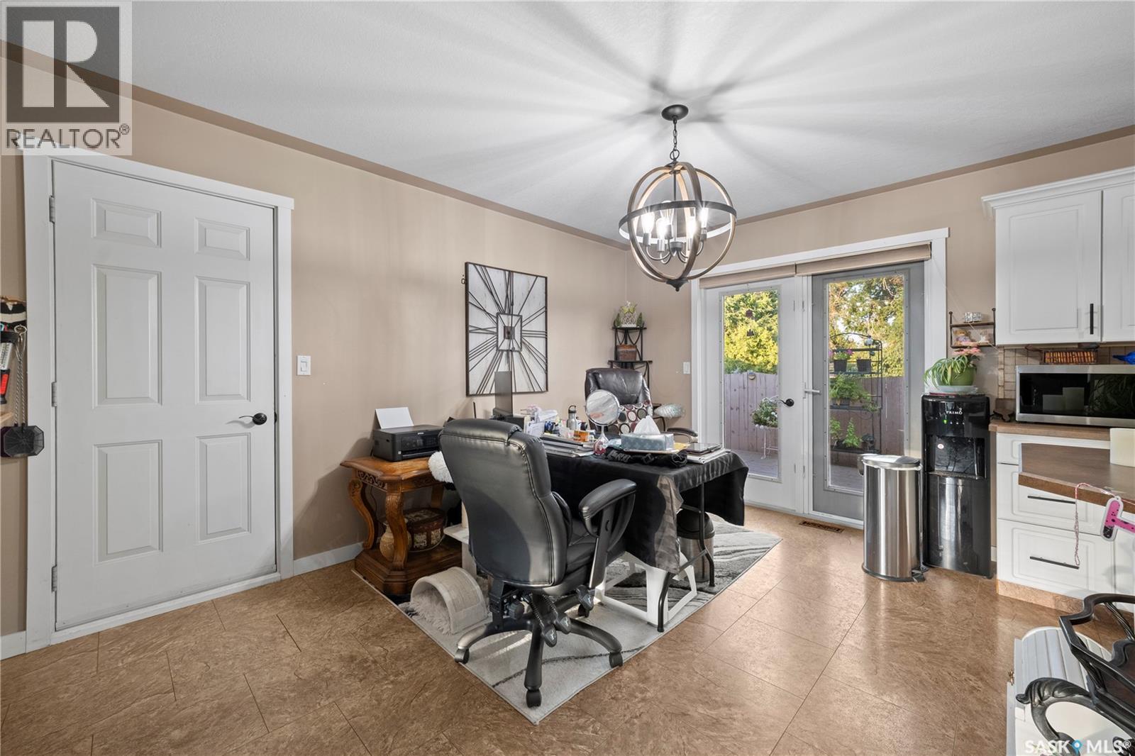 405 4Th Avenue Ne, Moose Jaw, SK - Indoor