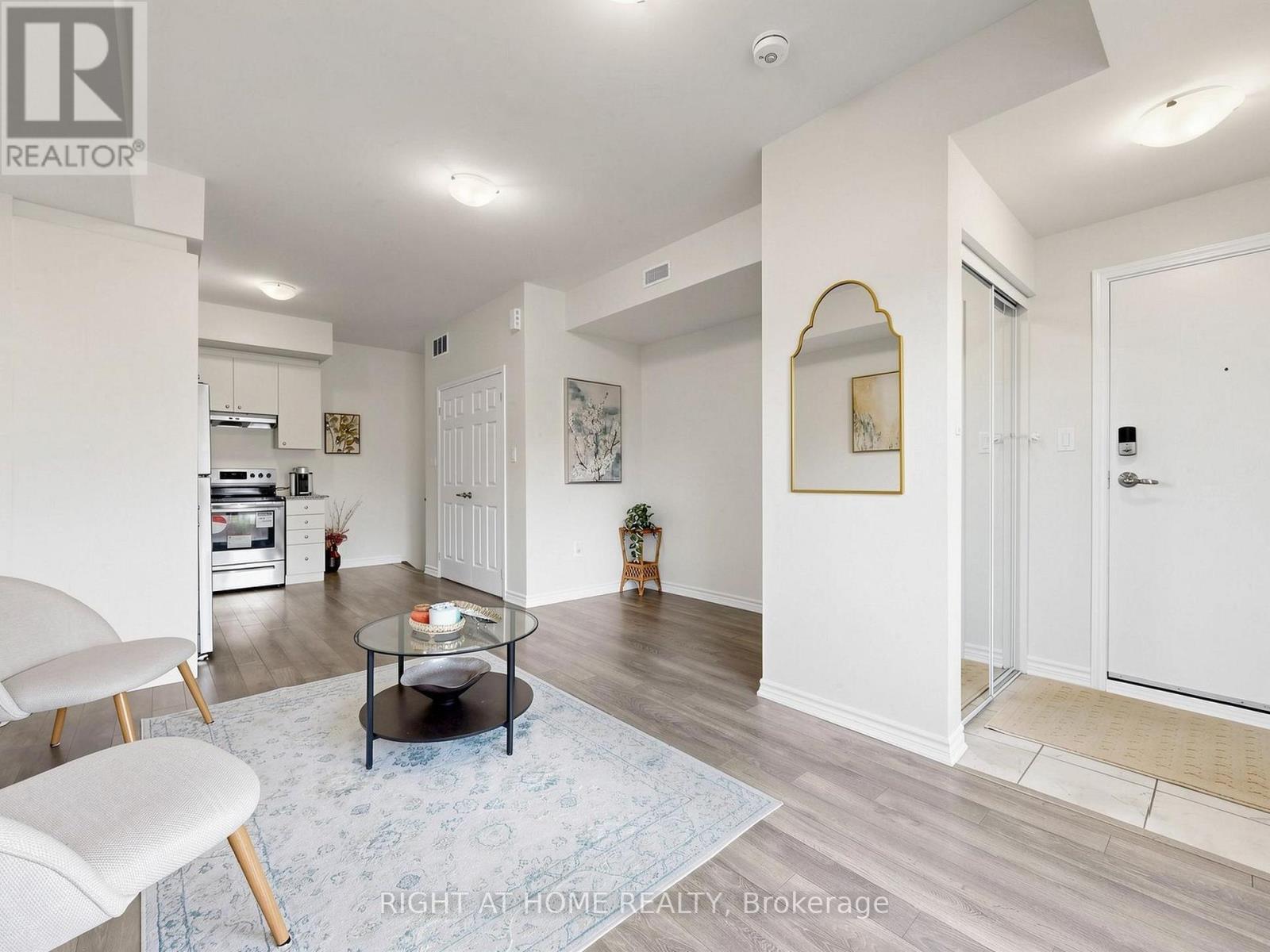 129 - 1081 Danforth Road, Toronto, ON - Indoor Photo Showing Living Room