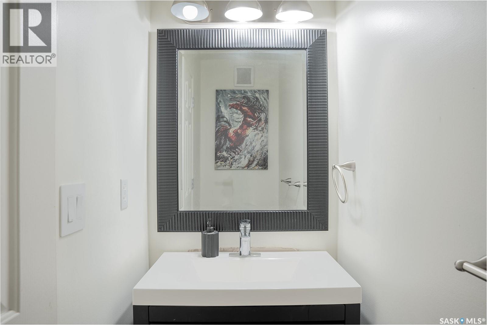 542 Carter Way, Saskatoon, SK - Indoor Photo Showing Bathroom