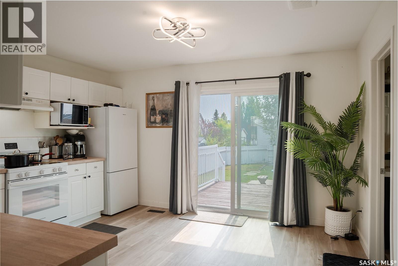 542 Carter Way, Saskatoon, SK - Indoor Photo Showing Kitchen