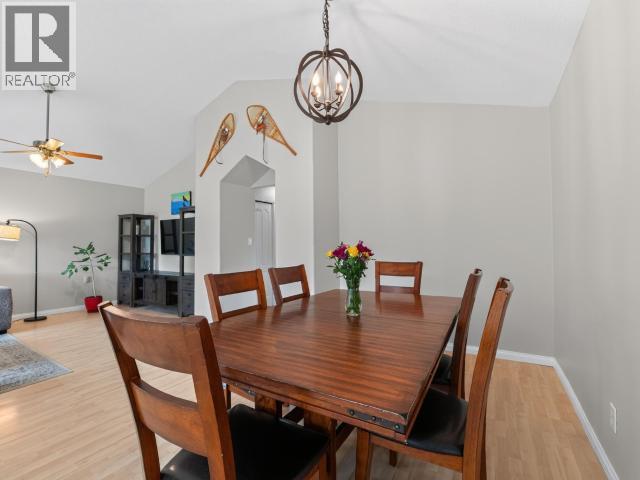 27 12Th Avenue, Whitehorse, YT - Indoor Photo Showing Dining Room