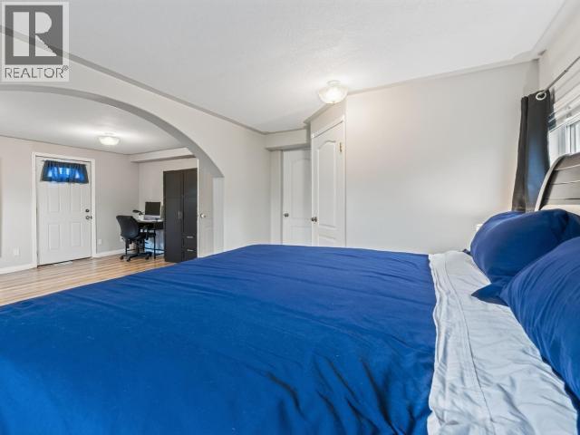 27 12Th Avenue, Whitehorse, YT - Indoor Photo Showing Bedroom