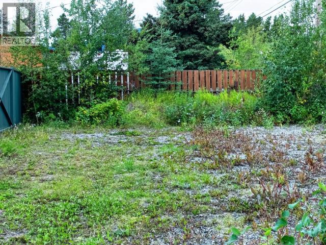 27 12Th Avenue, Whitehorse, YT - Outdoor