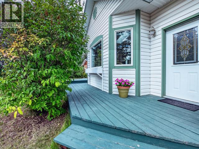 27 12Th Avenue, Whitehorse, YT - Outdoor