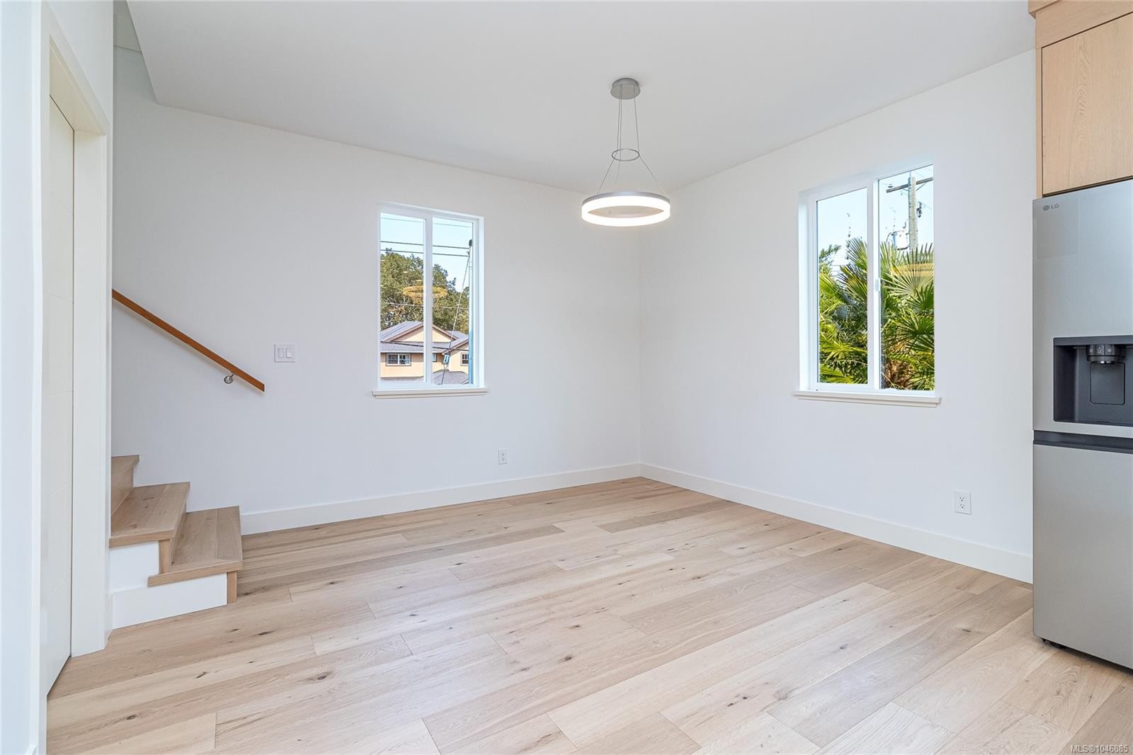 #1-1559 Ash Rd, Saanich, BC