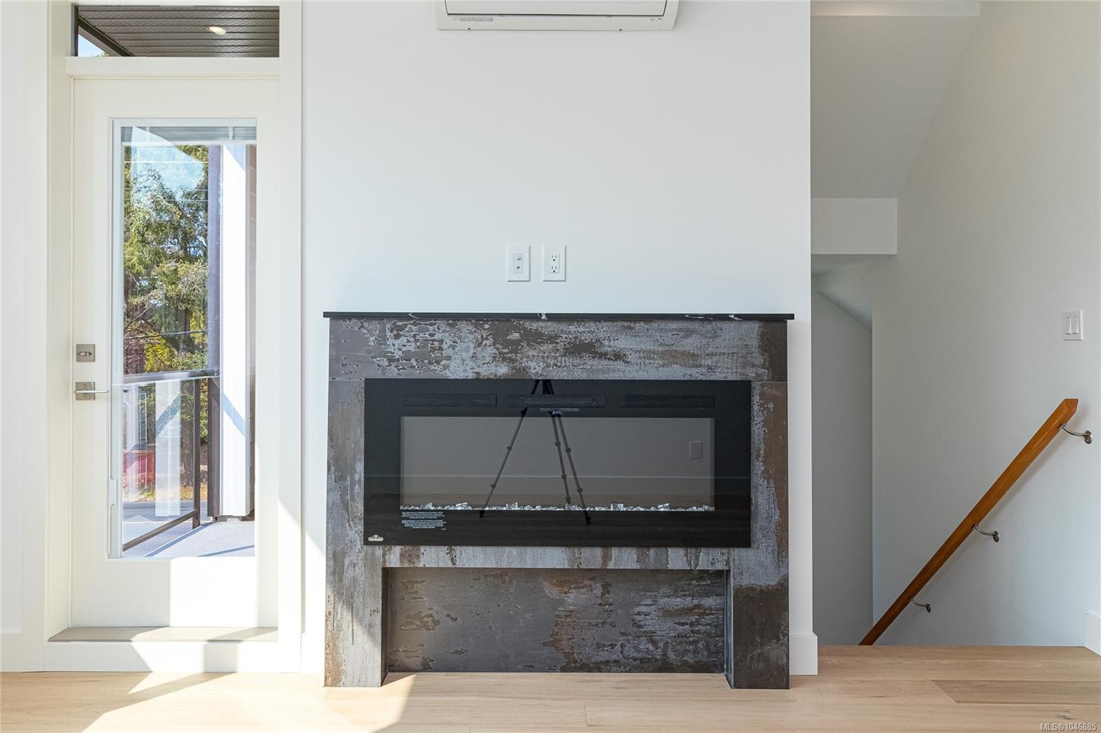 #1-1559 Ash Rd, Saanich, BC