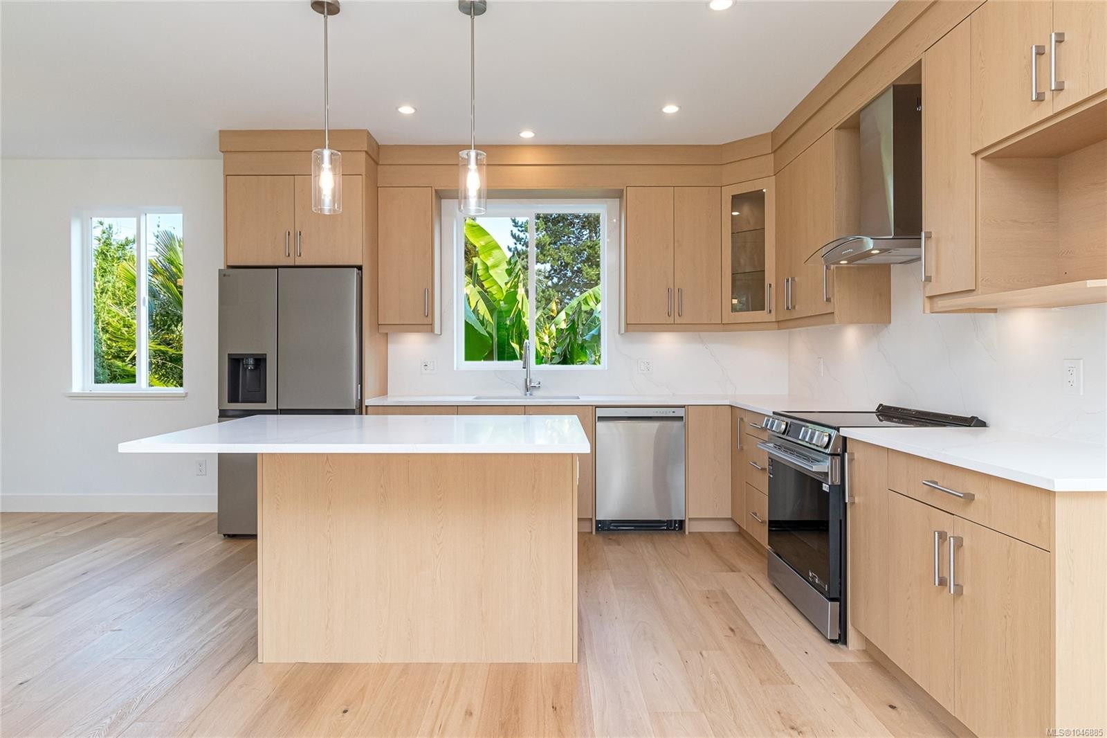 #1-1559 Ash Rd, Saanich, BC