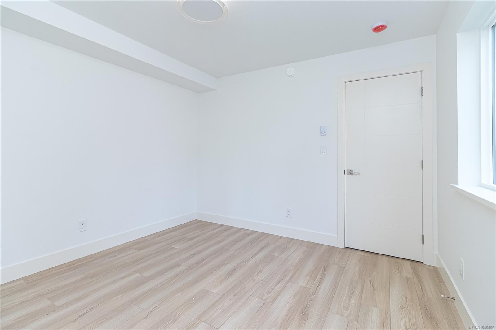 #1-1559 Ash Rd, Saanich, BC