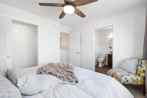 262 Rutland Street, Winnipeg, MB - Indoor Photo Showing Bedroom