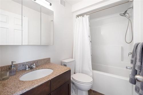 262 Rutland Street, Winnipeg, MB - Indoor Photo Showing Bathroom