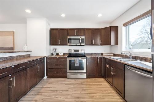 262 Rutland Street, Winnipeg, MB - Indoor Photo Showing Kitchen With Double Sink