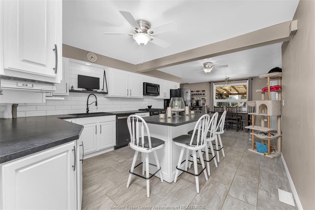 351 Superior Street, Lasalle, ON - Indoor