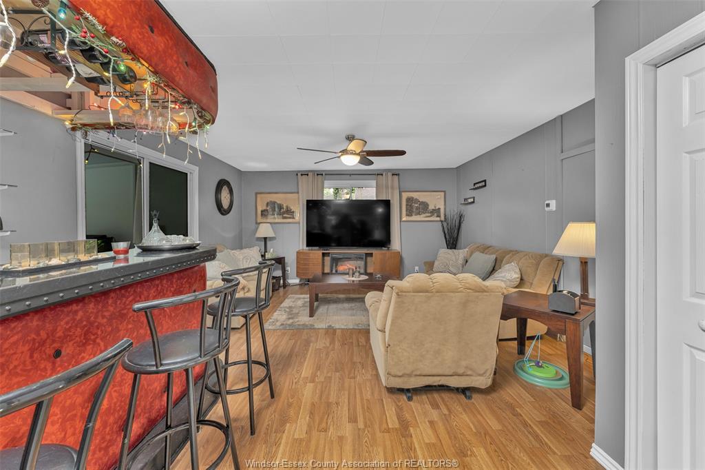 351 Superior Street, Lasalle, ON - Indoor