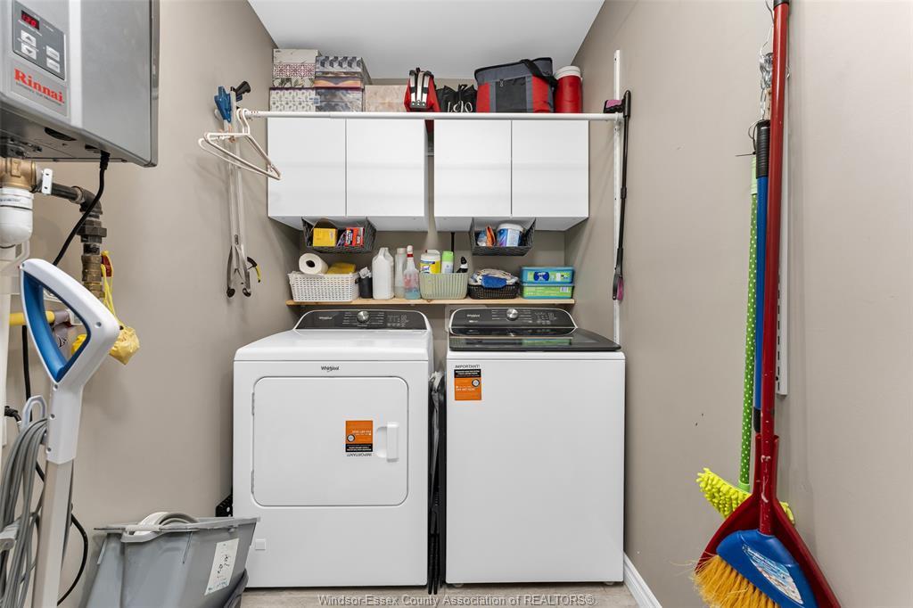 351 Superior Street, Lasalle, ON - Indoor Photo Showing Laundry Room
