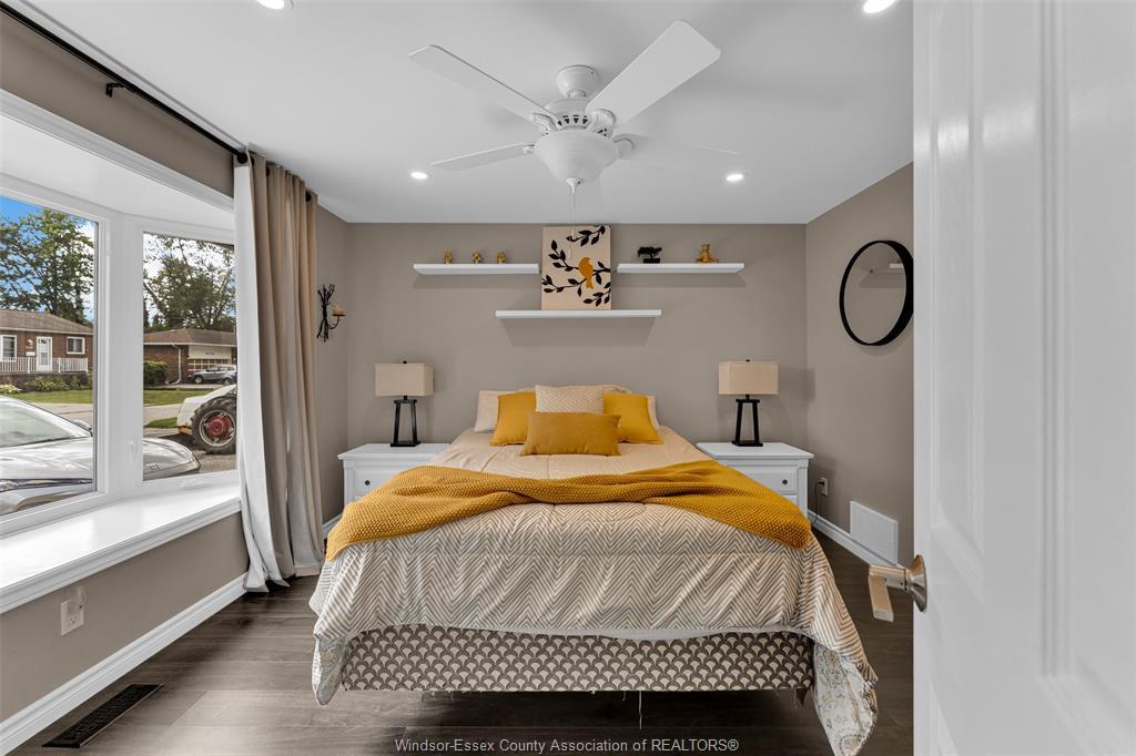 351 Superior Street, Lasalle, ON - Indoor Photo Showing Bedroom