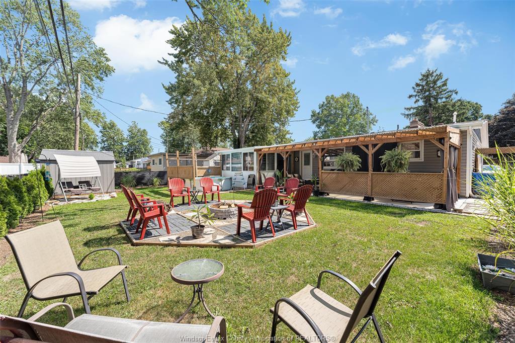 351 Superior Street, Lasalle, ON - Outdoor