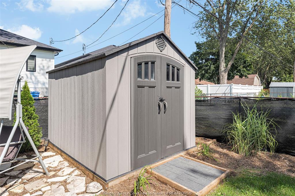 351 Superior Street, Lasalle, ON - Outdoor