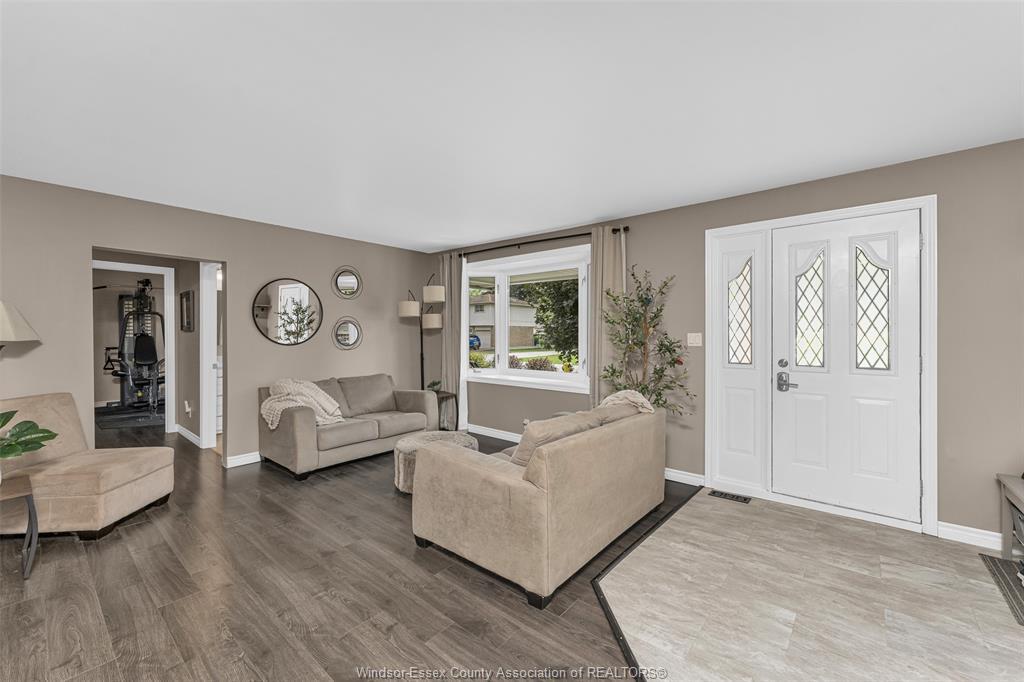 351 Superior Street, Lasalle, ON - Indoor Photo Showing Other Room