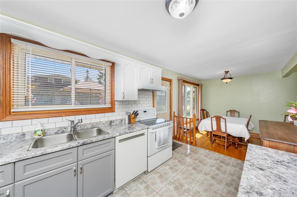 875 Champlain Road, Sarnia, ON