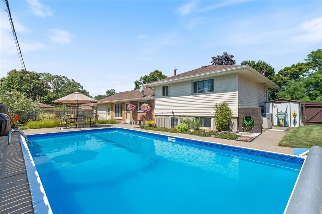 875 Champlain Road, Sarnia, ON
