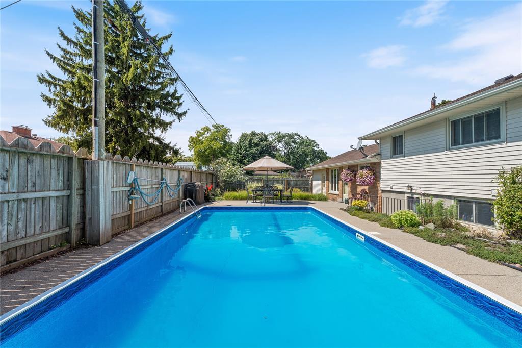 875 Champlain Road, Sarnia, ON