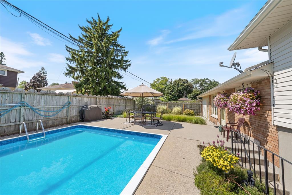 875 Champlain Road, Sarnia, ON